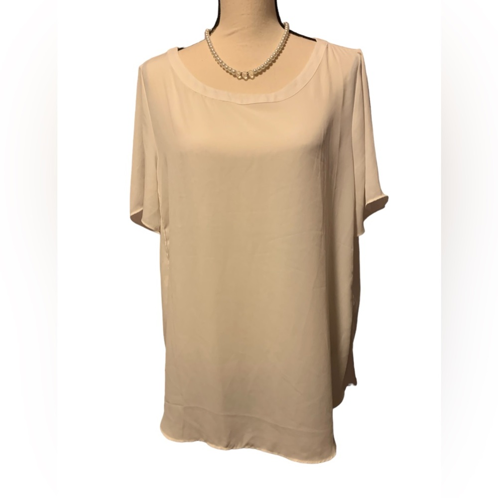 Like new cream Banana Republic short sleeve blouse sz L